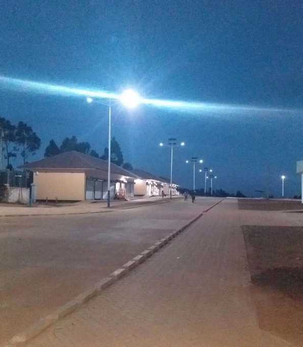柳州市非洲科特迪瓦太阳能路灯工程